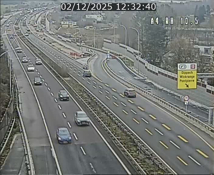 <h2>Traffic live webcam Luxembourg Pontpierre - A4 - BK 10.5 - direction Luxembourg</h2>