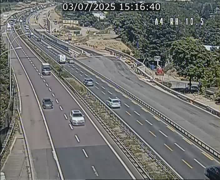 Traffic live webcam Luxembourg Pontpierre - A4 - BK 10.5 - direction Luxembourg