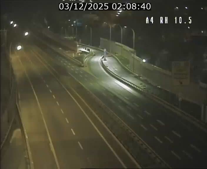 <h2>Traffic live webcam Luxembourg Pontpierre - A4 - BK 10.5 - direction Luxembourg</h2>