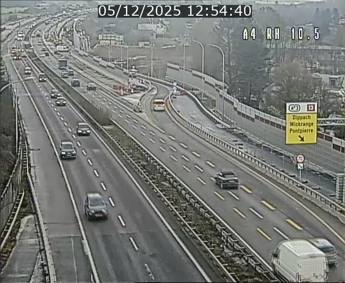 <h2>Traffic live webcam Luxembourg Pontpierre - A4 - BK 10.5 - direction Luxembourg</h2>