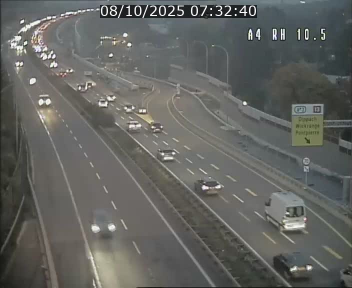 <h2>Traffic live webcam Luxembourg Pontpierre - A4 - BK 10.5 - direction Luxembourg</h2>
