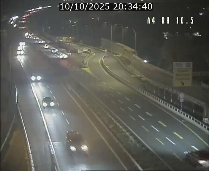 <h2>Traffic live webcam Luxembourg Pontpierre - A4 - BK 10.5 - direction Luxembourg</h2>