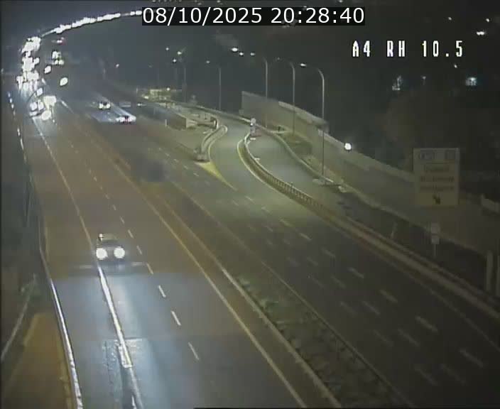 <h2>Traffic live webcam Luxembourg Pontpierre - A4 - BK 10.5 - direction Luxembourg</h2>