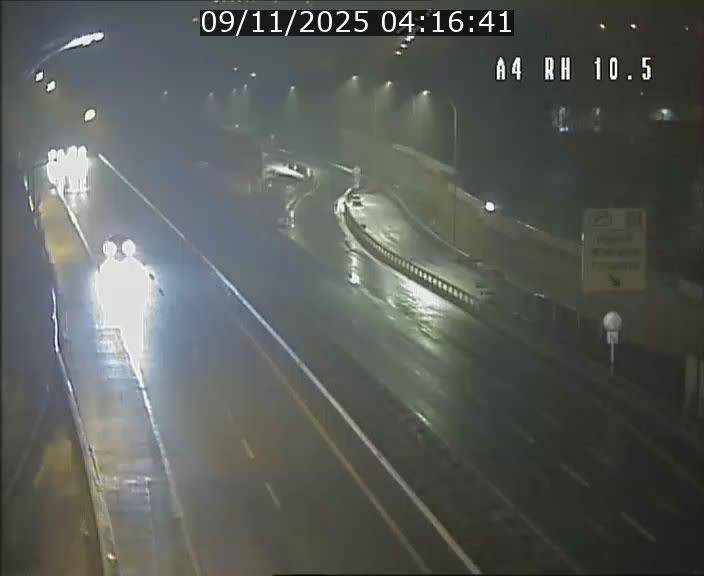 <h2>Traffic live webcam Luxembourg Pontpierre - A4 - BK 10.5 - direction Luxembourg</h2>