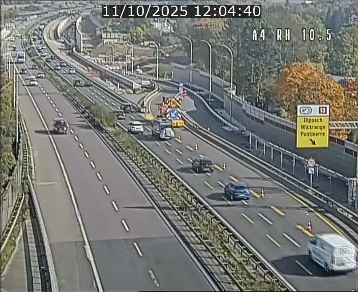<h2>Traffic live webcam Luxembourg Pontpierre - A4 - BK 10.5 - direction Luxembourg</h2>