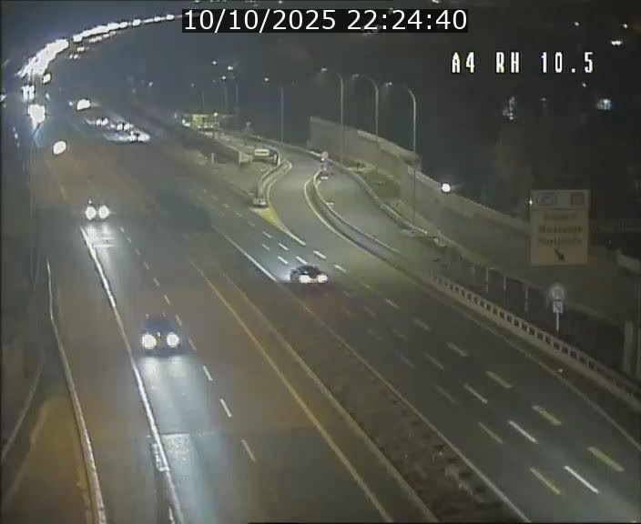 <h2>Traffic live webcam Luxembourg Pontpierre - A4 - BK 10.5 - direction Luxembourg</h2>