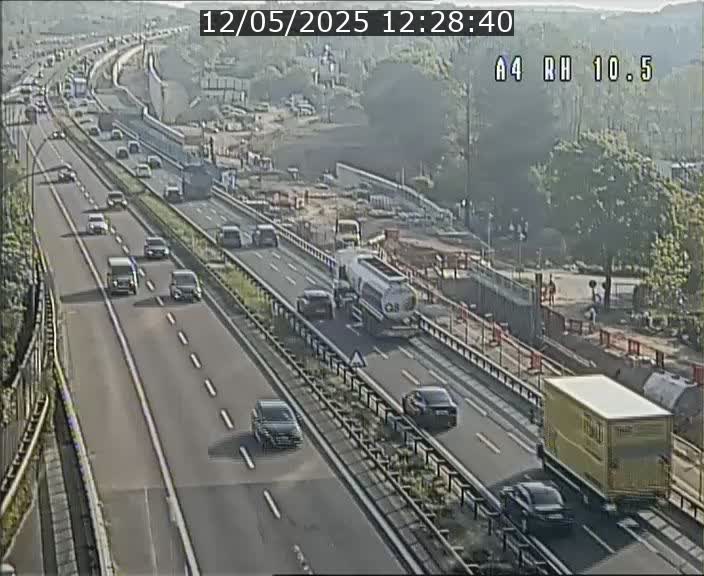 <h2>Traffic live webcam Luxembourg Pontpierre - A4 - BK 10.5 - direction Luxembourg</h2>