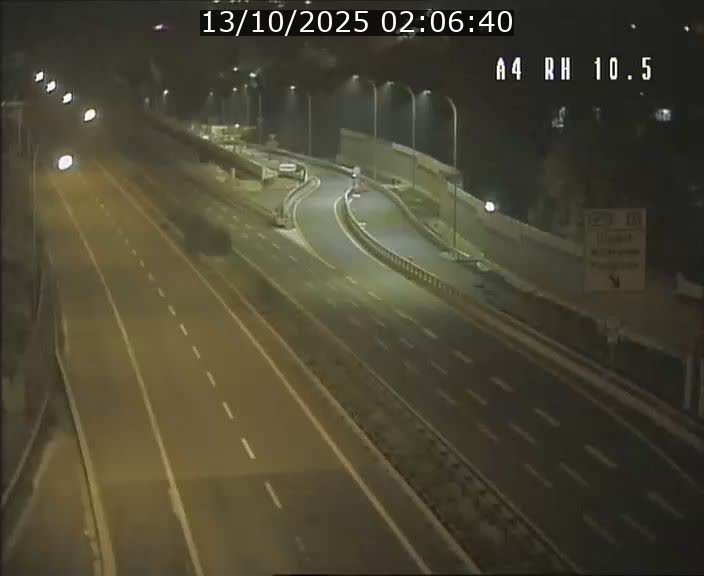 <h2>Traffic live webcam Luxembourg Pontpierre - A4 - BK 10.5 - direction Luxembourg</h2>