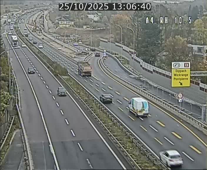 <h2>Traffic live webcam Luxembourg Pontpierre - A4 - BK 10.5 - direction Luxembourg</h2>
