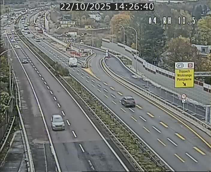 <h2>Traffic live webcam Luxembourg Pontpierre - A4 - BK 10.5 - direction Luxembourg</h2>