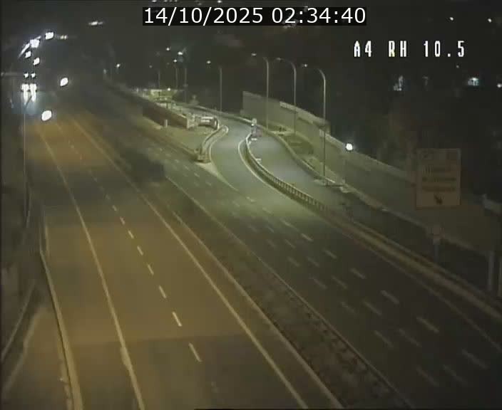 <h2>Traffic live webcam Luxembourg Pontpierre - A4 - BK 10.5 - direction Luxembourg</h2>