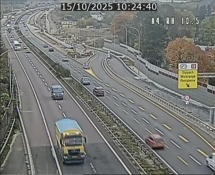 <h2>Traffic live webcam Luxembourg Pontpierre - A4 - BK 10.5 - direction Luxembourg</h2>