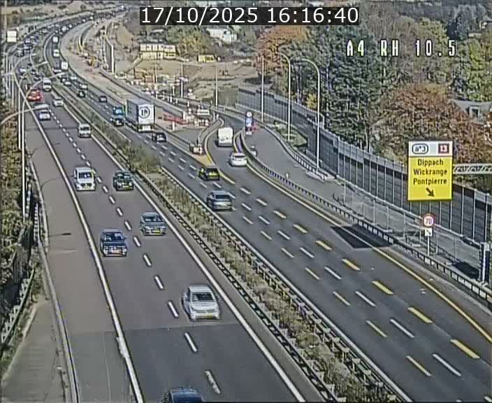 <h2>Traffic live webcam Luxembourg Pontpierre - A4 - BK 10.5 - direction Luxembourg</h2>