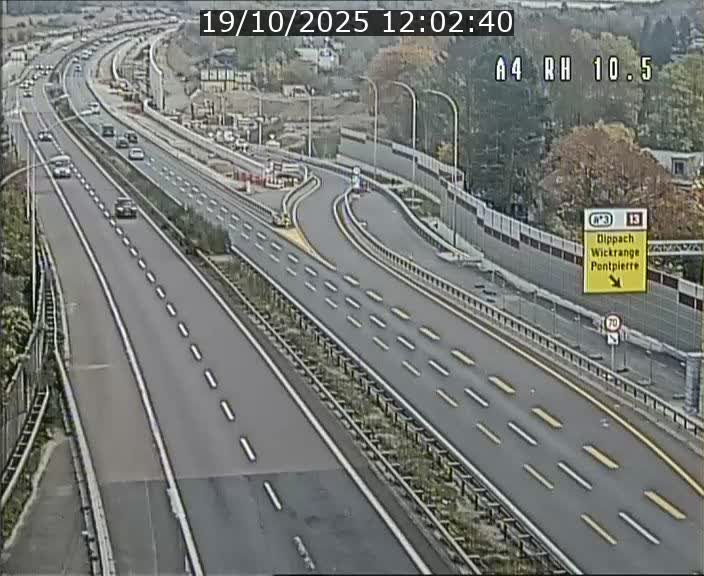 <h2>Traffic live webcam Luxembourg Pontpierre - A4 - BK 10.5 - direction Luxembourg</h2>