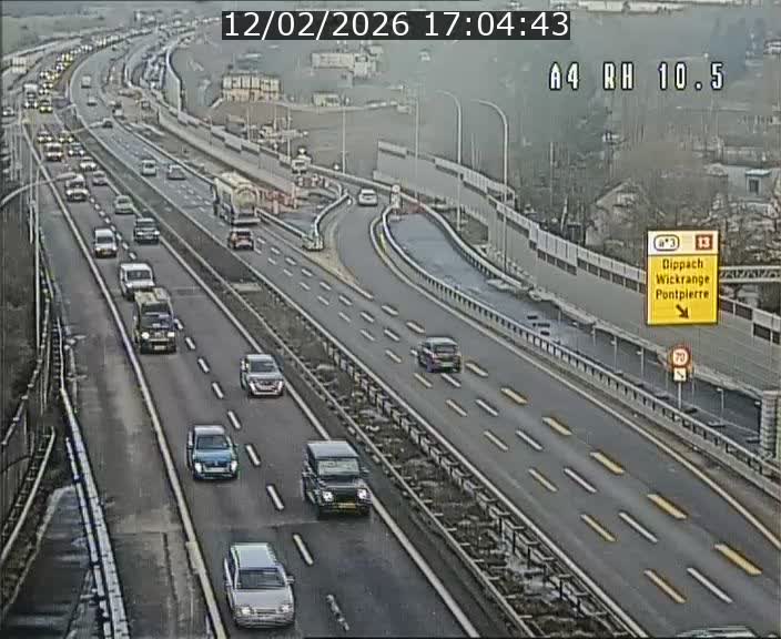 Traffic live webcam Luxembourg Pontpierre - A4 - BK 10.5 - direction Luxembourg