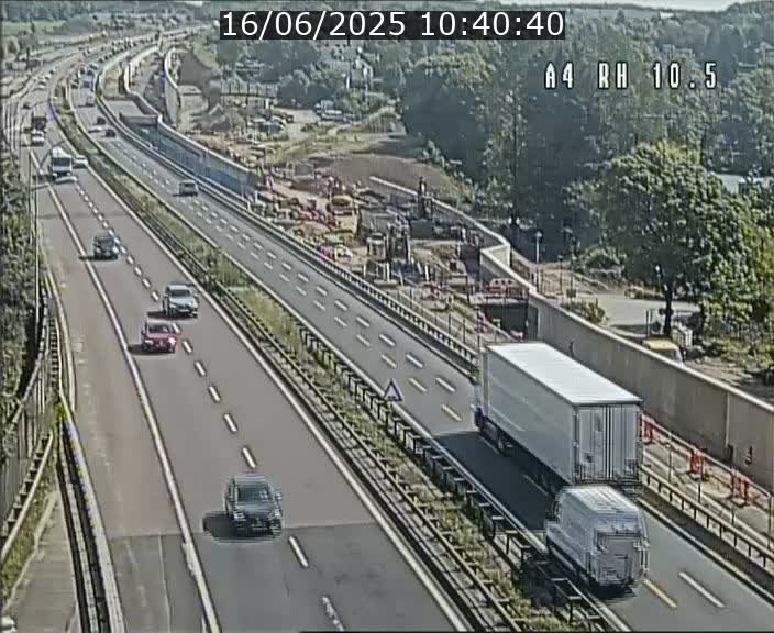 Traffic live webcam Luxembourg Pontpierre - A4 - BK 10.5 - direction Luxembourg