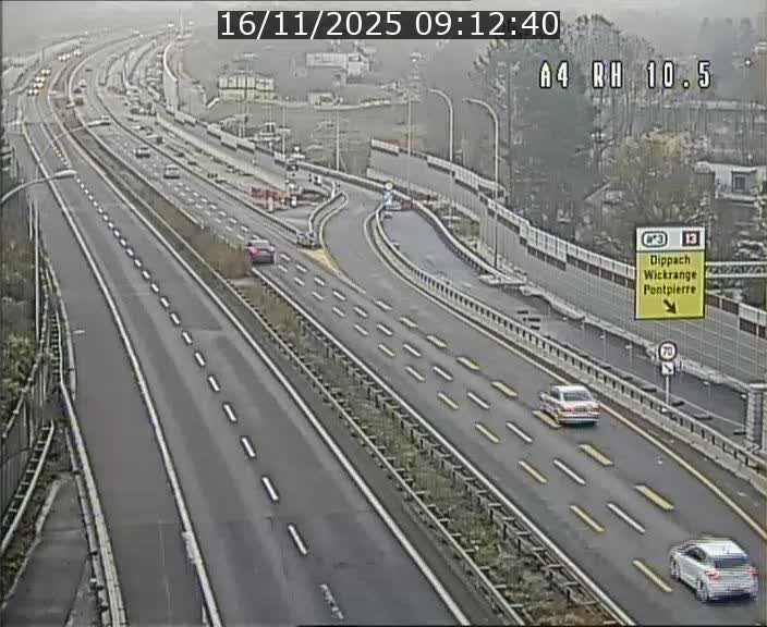 Traffic live webcam Luxembourg Pontpierre - A4 - BK 10.5 - direction Luxembourg