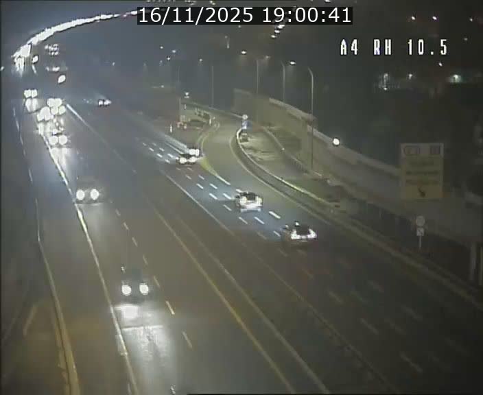 Traffic live webcam Luxembourg Pontpierre - A4 - BK 10.5 - direction Luxembourg