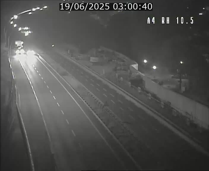 <h2>Traffic live webcam Luxembourg Pontpierre - A4 - BK 10.5 - direction Luxembourg</h2>