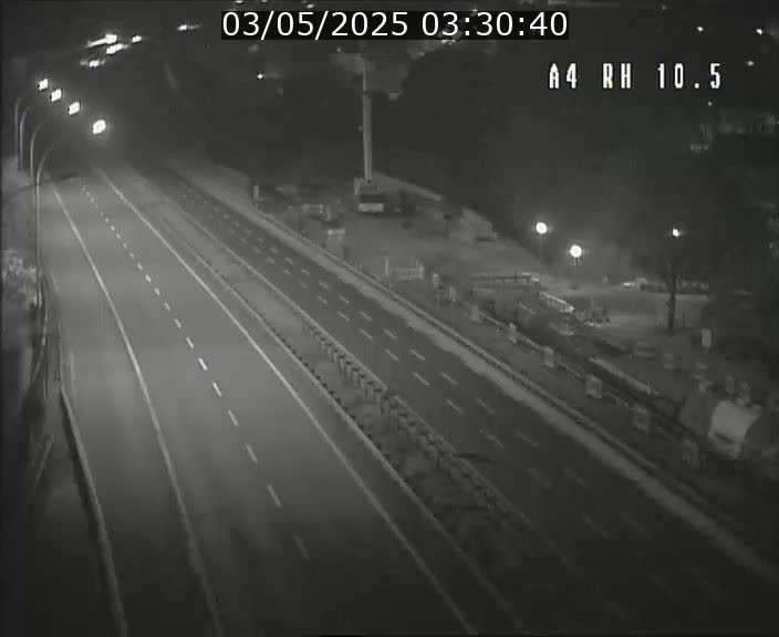 Traffic live webcam Luxembourg Pontpierre - A4 - BK 10.5 - direction Luxembourg