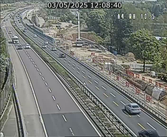 Traffic live webcam Luxembourg Pontpierre - A4 - BK 10.5 - direction Luxembourg