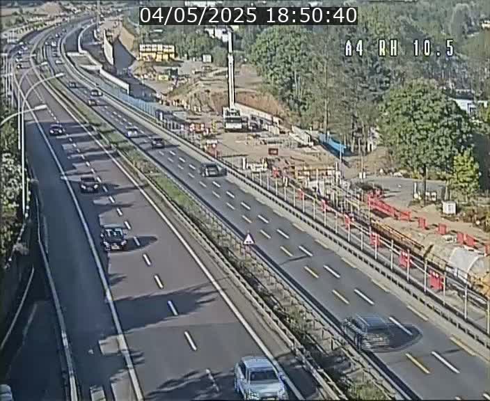 Traffic live webcam Luxembourg Pontpierre - A4 - BK 10.5 - direction Luxembourg
