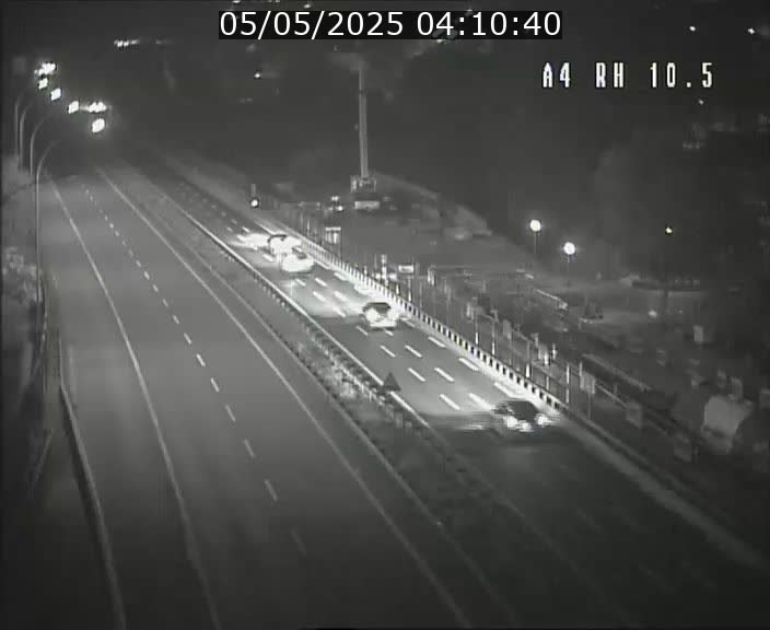 Traffic live webcam Luxembourg Pontpierre - A4 - BK 10.5 - direction Luxembourg