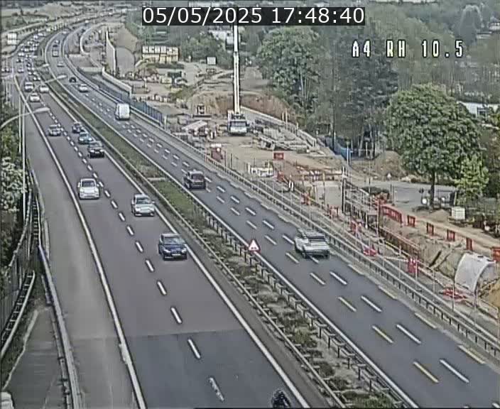 Traffic live webcam Luxembourg Pontpierre - A4 - BK 10.5 - direction Luxembourg