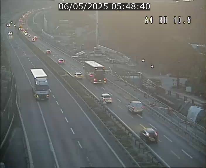 Traffic live webcam Luxembourg Pontpierre - A4 - BK 10.5 - direction Luxembourg