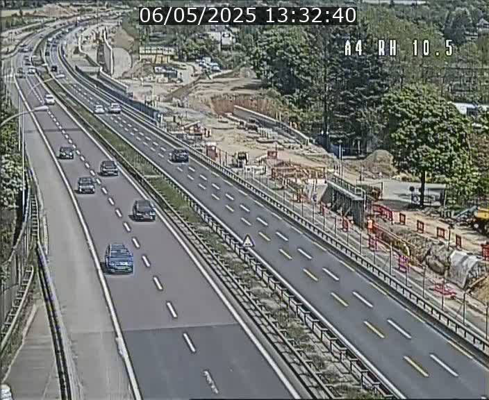 Traffic live webcam Luxembourg Pontpierre - A4 - BK 10.5 - direction Luxembourg