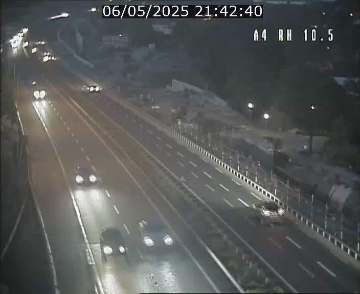 Traffic live webcam Luxembourg Pontpierre - A4 - BK 10.5 - direction Luxembourg