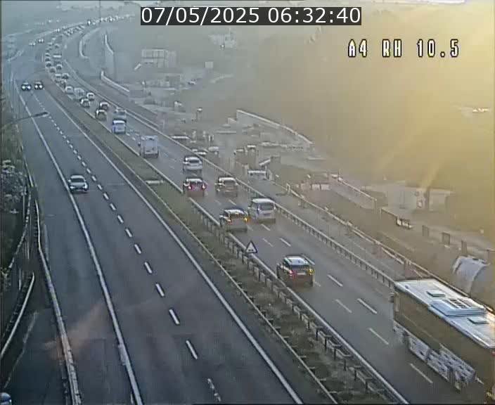 Traffic live webcam Luxembourg Pontpierre - A4 - BK 10.5 - direction Luxembourg