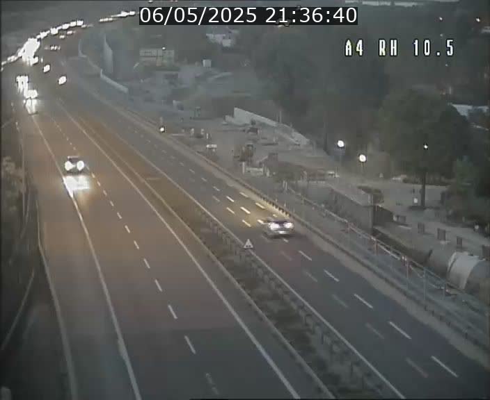 Traffic live webcam Luxembourg Pontpierre - A4 - BK 10.5 - direction Luxembourg