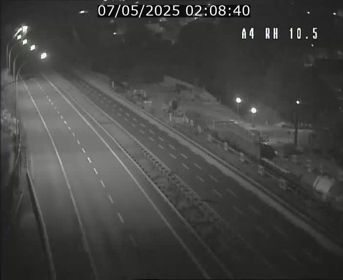 Traffic live webcam Luxembourg Pontpierre - A4 - BK 10.5 - direction Luxembourg