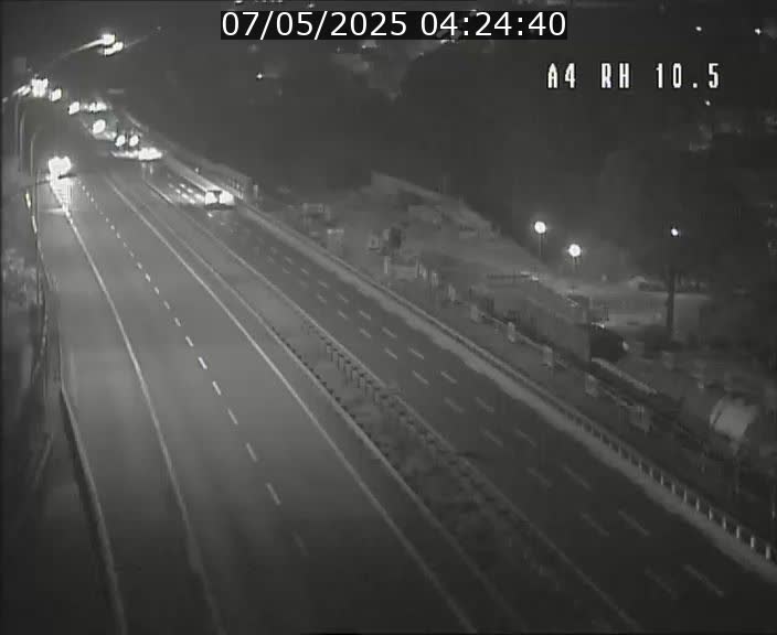 Traffic live webcam Luxembourg Pontpierre - A4 - BK 10.5 - direction Luxembourg