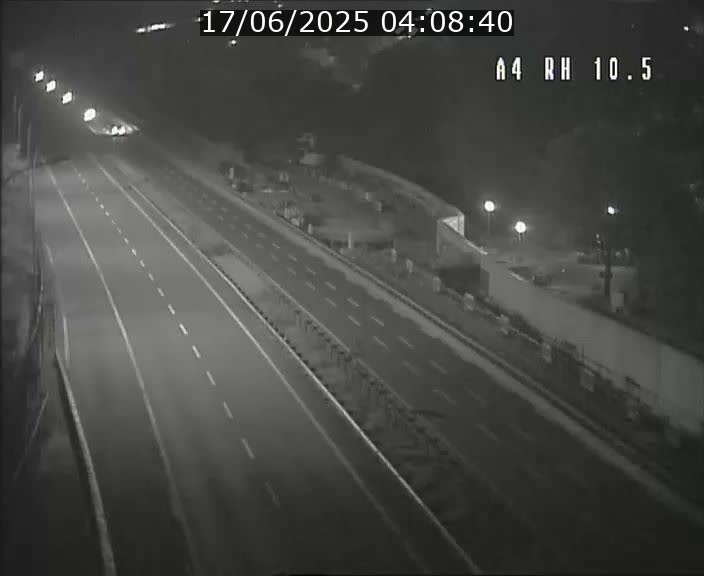 Traffic live webcam Luxembourg Pontpierre - A4 - BK 10.5 - direction Luxembourg