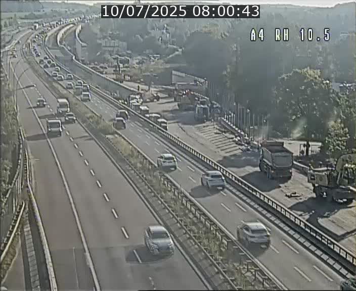Traffic live webcam Luxembourg Pontpierre - A4 - BK 10.5 - direction Luxembourg