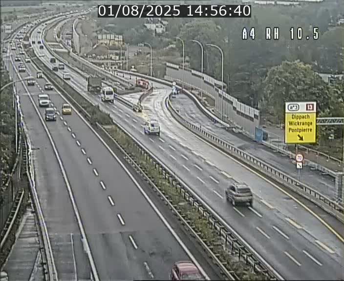 Traffic live webcam Luxembourg Pontpierre - A4 - BK 10.5 - direction Luxembourg