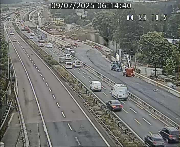 Traffic live webcam Luxembourg Pontpierre - A4 - BK 10.5 - direction Luxembourg