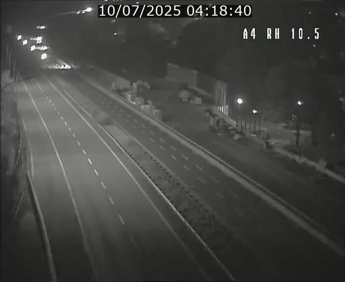 Traffic live webcam Luxembourg Pontpierre - A4 - BK 10.5 - direction Luxembourg