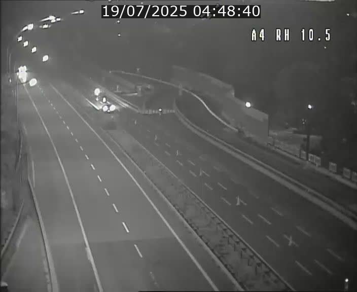 Traffic live webcam Luxembourg Pontpierre - A4 - BK 10.5 - direction Luxembourg