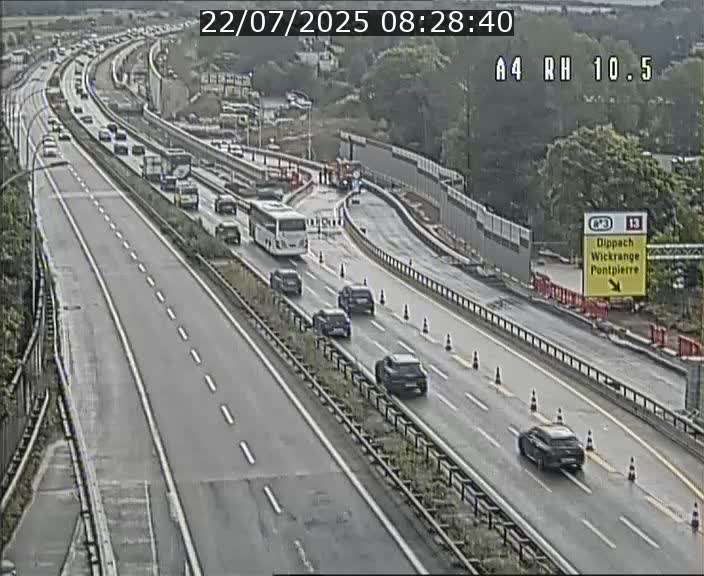 Traffic live webcam Luxembourg Pontpierre - A4 - BK 10.5 - direction Luxembourg
