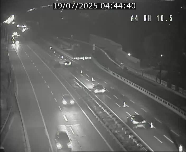 Traffic live webcam Luxembourg Pontpierre - A4 - BK 10.5 - direction Luxembourg