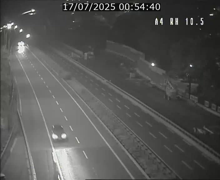 Traffic live webcam Luxembourg Pontpierre - A4 - BK 10.5 - direction Luxembourg