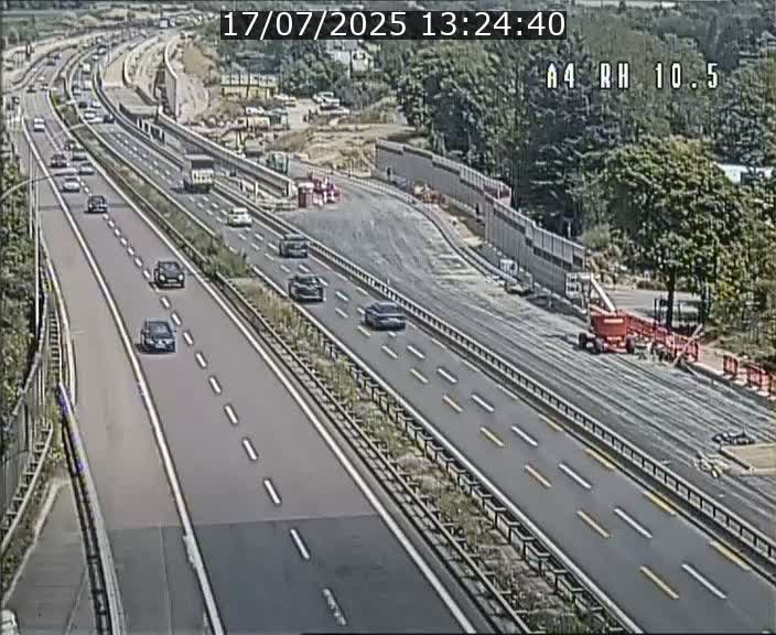 Traffic live webcam Luxembourg Pontpierre - A4 - BK 10.5 - direction Luxembourg