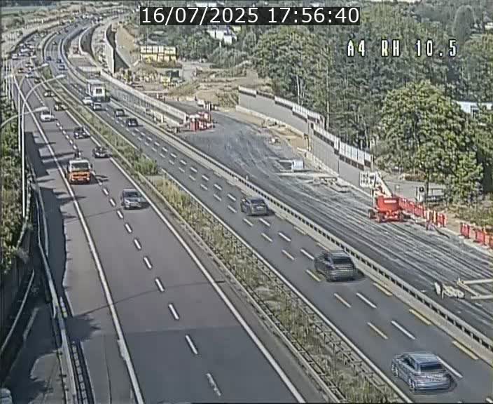 Traffic live webcam Luxembourg Pontpierre - A4 - BK 10.5 - direction Luxembourg