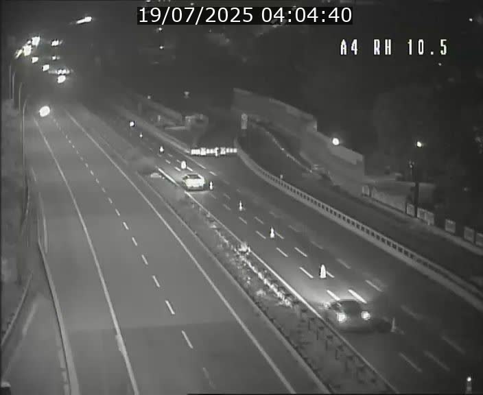 Traffic live webcam Luxembourg Pontpierre - A4 - BK 10.5 - direction Luxembourg