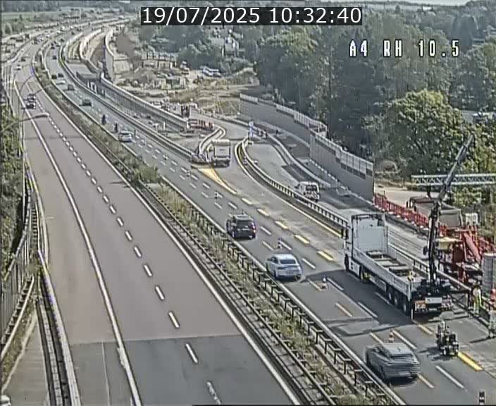 Traffic live webcam Luxembourg Pontpierre - A4 - BK 10.5 - direction Luxembourg