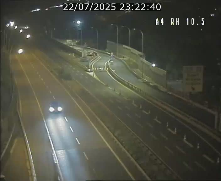 Traffic live webcam Luxembourg Pontpierre - A4 - BK 10.5 - direction Luxembourg