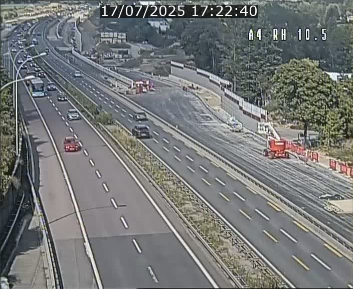 Traffic live webcam Luxembourg Pontpierre - A4 - BK 10.5 - direction Luxembourg